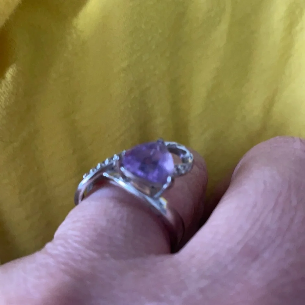 Beautiful sterling silver ring with amethyst and Diamond